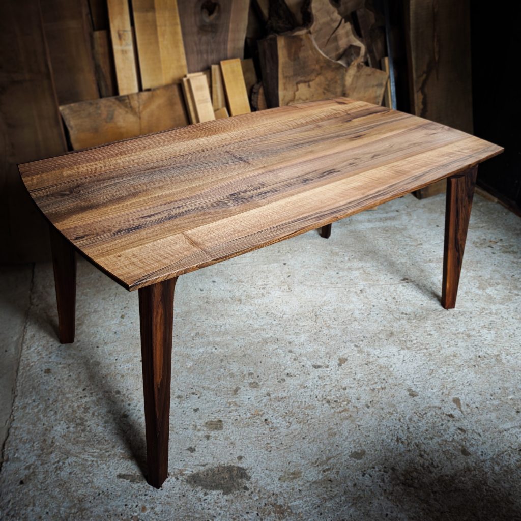 Iks, pareni orah, trpezarijski sto